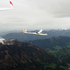 Flugwegposition um 09:57:00: Aufgenommen in der Nähe von Gemeinde Hinterstoder, Hinterstoder, Österreich in 2558 Meter